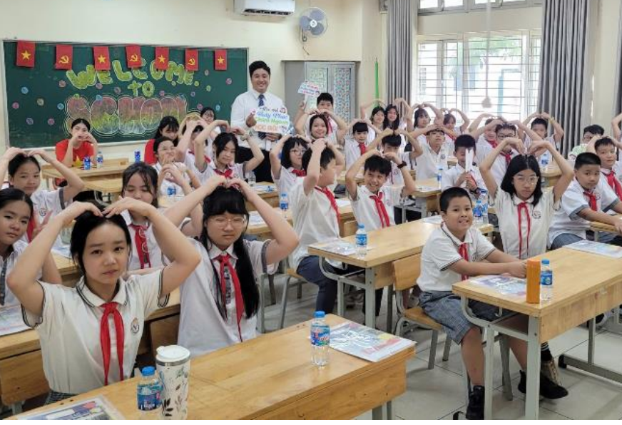 Ngày đầu tiên dưới mái trường THCS Phan Chu Trinh - Kỷ niệm không thể quên