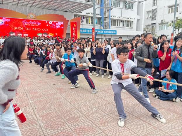 "Sắc xuân Phan Chu Trinh": Trận đấu kéo co giữa cụm Hàn Quốc và Tò he/Làng Vòng