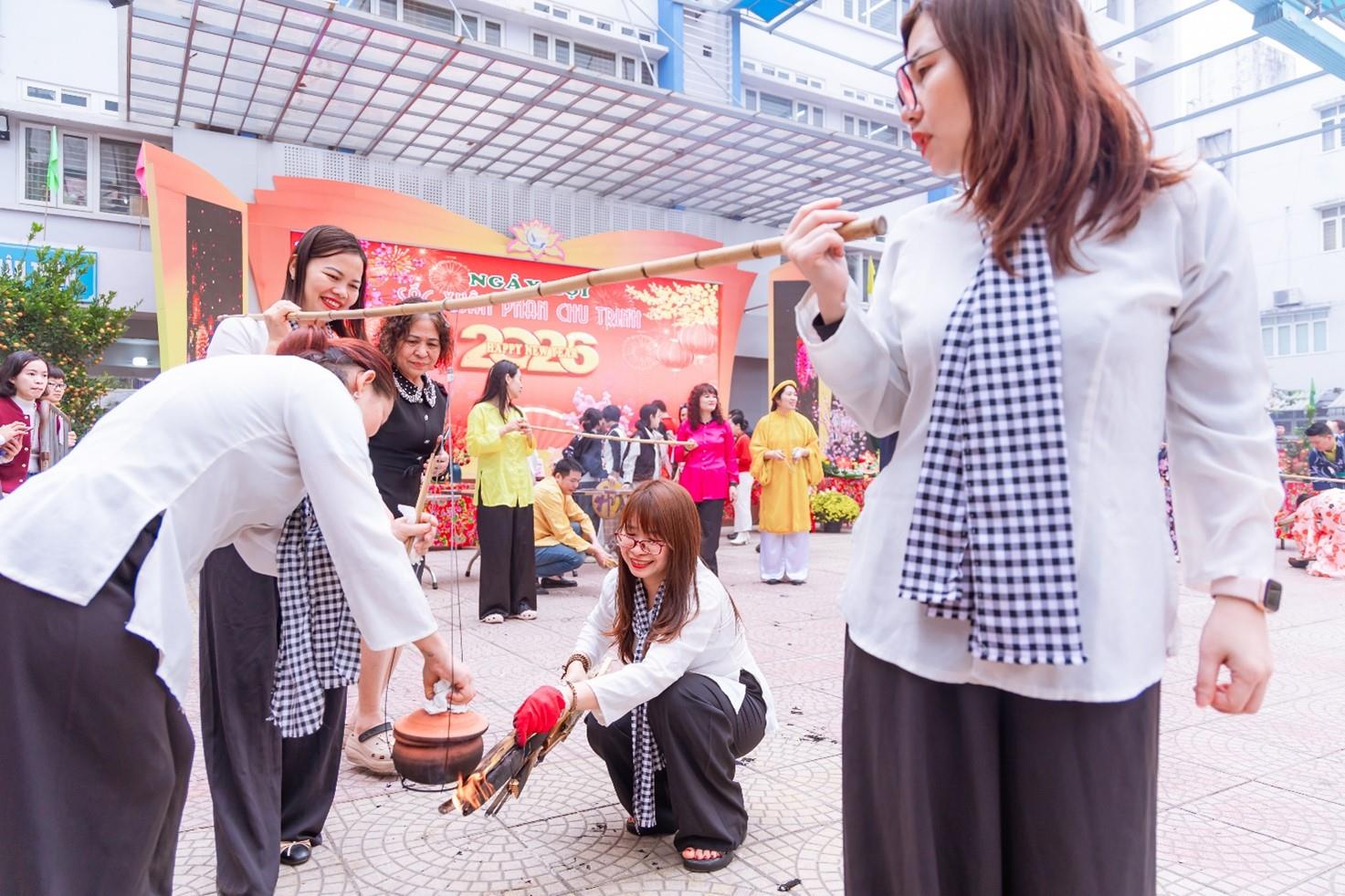 Hội thi nấu cơm niêu – trải nghiệm nét đẹp văn hóa truyền thống