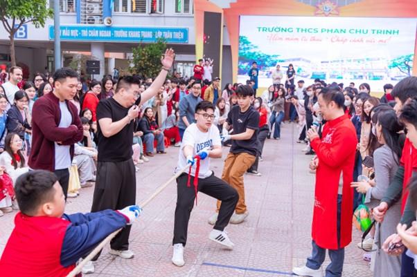 Tinh thần thể thao thăng hoa tại hội thi kéo co trường Phan