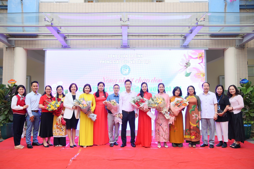 C:\Users\Administrator\Desktop\PHAN CHU TRINH\2022 - 2023\TRUYỀN THÔNG THÁNG 10\CUỘC THI GVDG - chị Thắng\FOOT9946.JPG