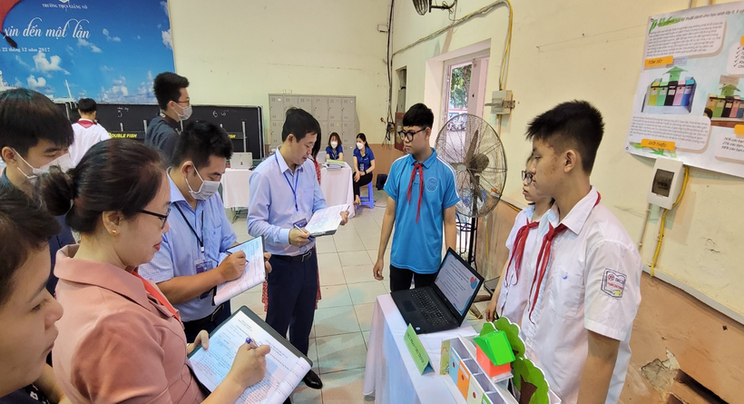 C:\Users\ADMIN\Desktop\Bài truyền thông\Báo Hà Nội mới\Báo HN mới\Ảnh trường THCS Phan Chu Trinh\Học sinh nhà trường tham gia Cuộc thi thi Robotics và nghiên cứu khoa học.jpg
