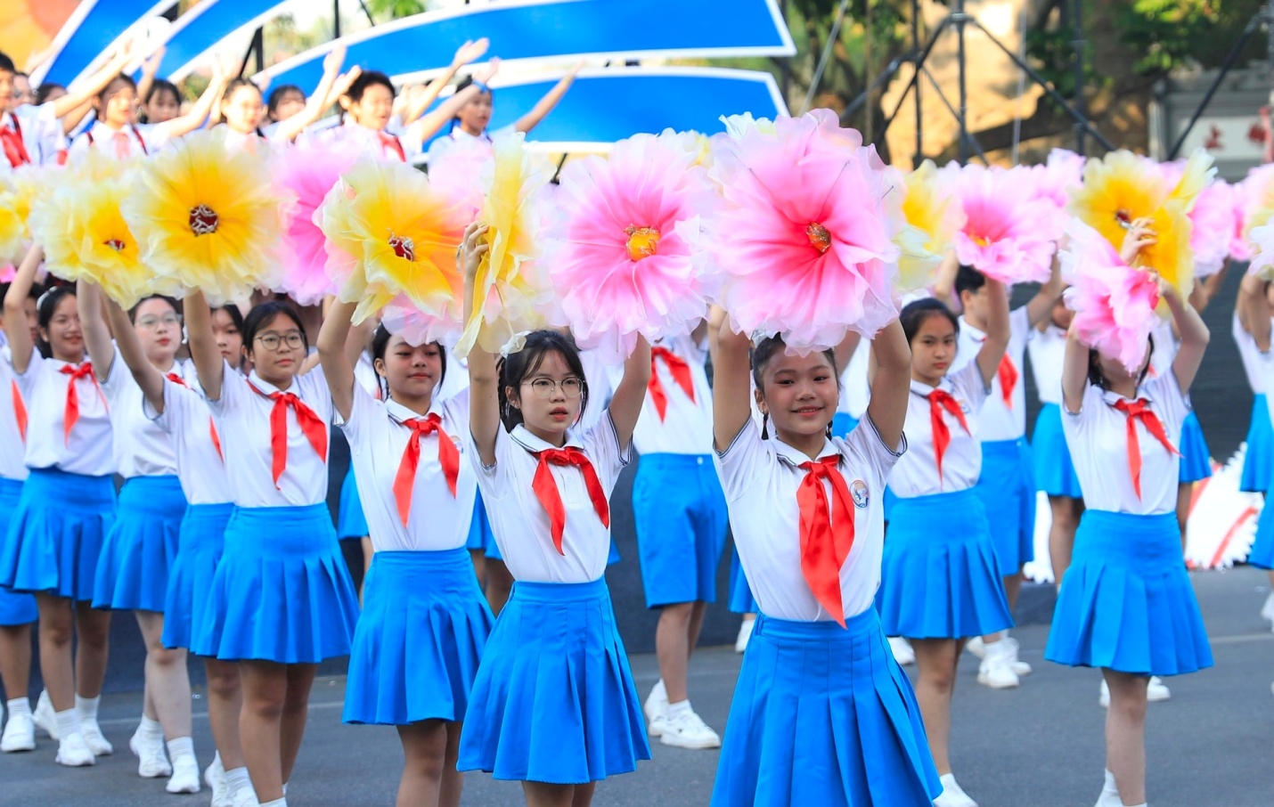 hanh-khuc-2.jpg