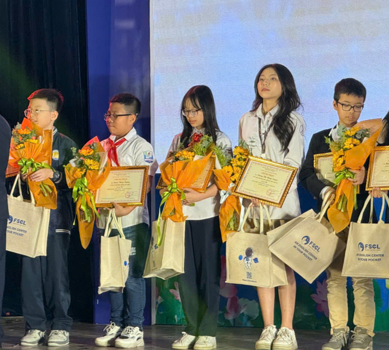 Trường THCS Phan Chu Trinh hưởng ứng phong trào "Tháng tự học ngoại ngữ" năm 2025