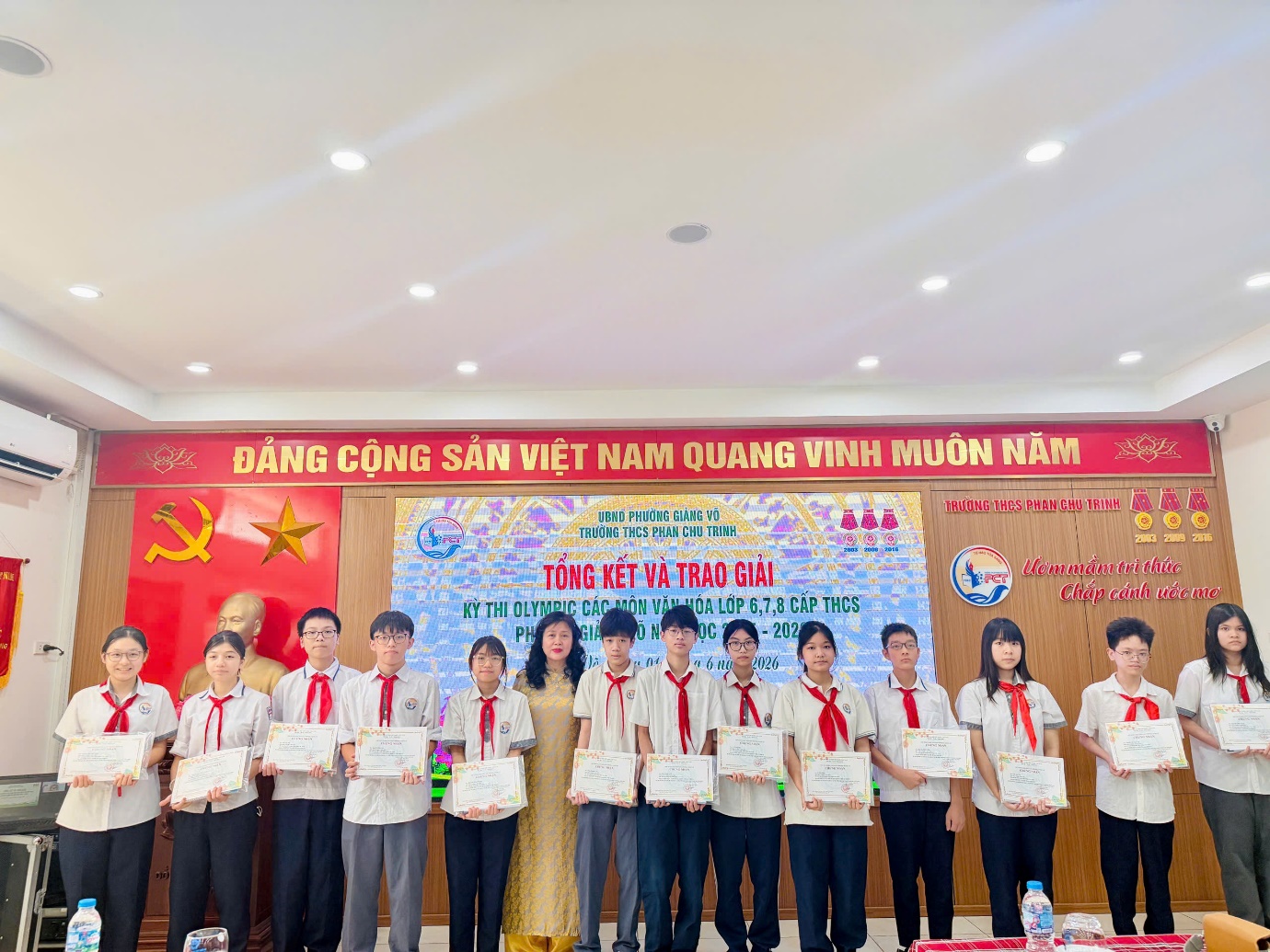 C:\Users\Admin\Desktop\8A8\Truyền thông T6\z7888080230768_6808c20522647a36e87433fb6c6775a2.jpg