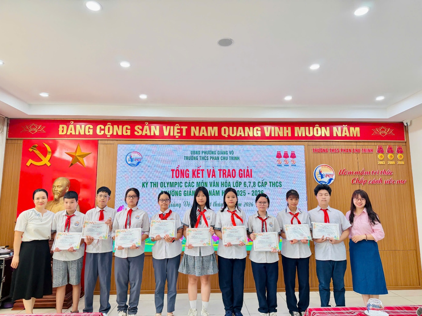 C:\Users\Admin\Desktop\8A8\Truyền thông T6\z7888079057827_fdff847e7c12016e85e84999d8e1644e.jpg
