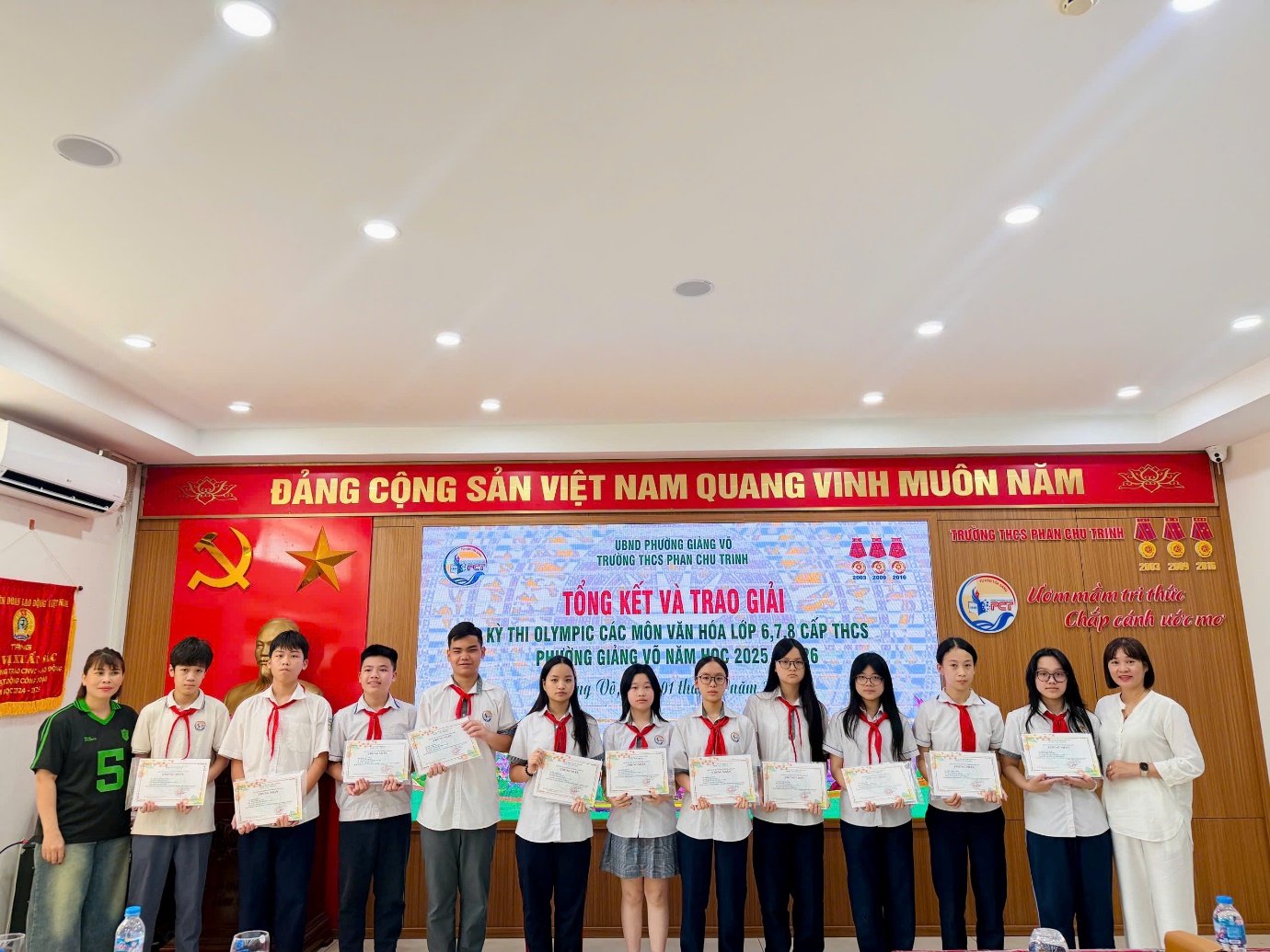 C:\Users\Admin\Desktop\8A8\Truyền thông T6\z7888079048860_52487881821035a0194cc7820d6cc032.jpg